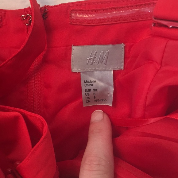 Red Dress - Picture 3 of 4